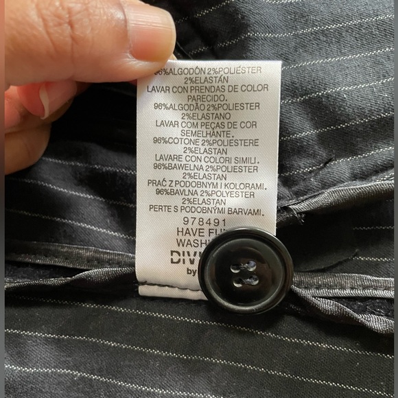 Black and White Striped Jacket - Picture 4 of 6